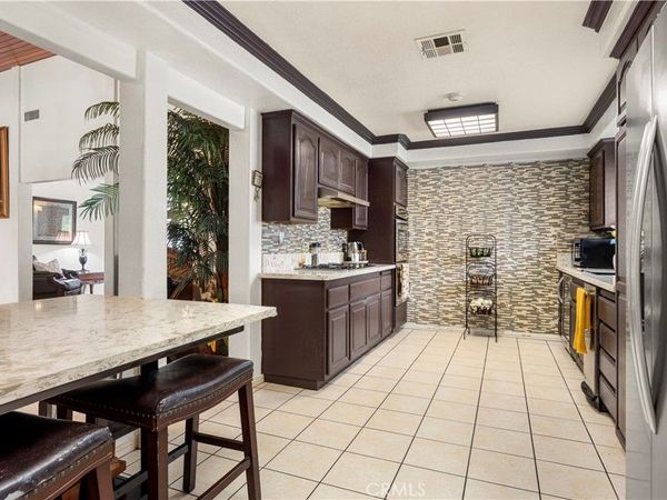 9315 Parrot, Downey, CA 90240