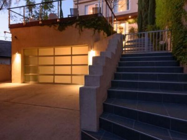 4132 Empis Street, Woodland Hills, CA 91364