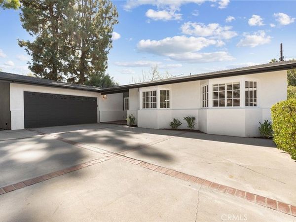 23312 Ostronic, Woodland Hills, CA 91367