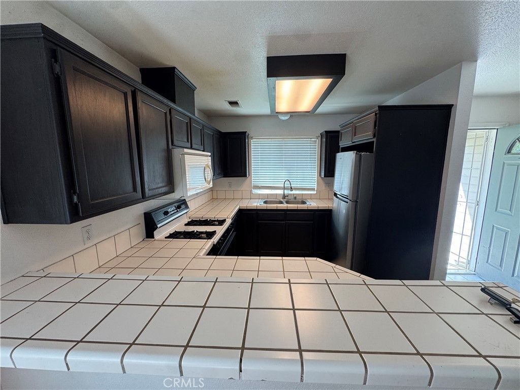 15 Sir Andrew Court, Chico, CA 95928 Main Photo