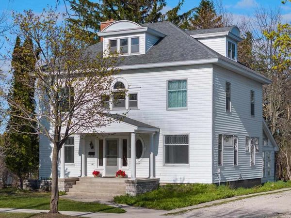 619 Kalamazoo Avenue, Petoskey, MI 49770