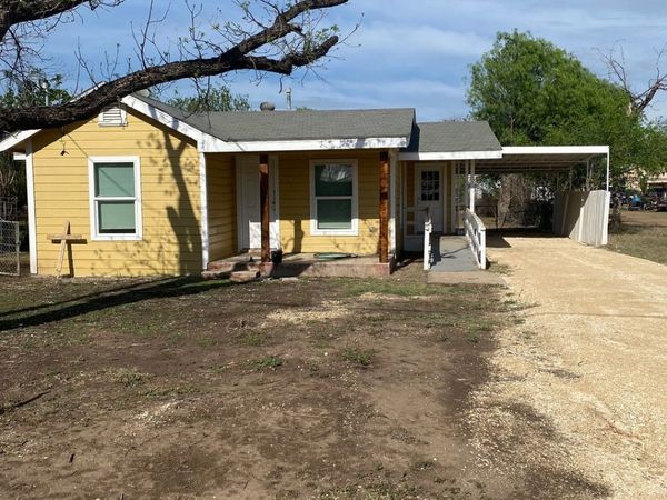514 S Park St, Unit N/A, Uvalde, TX 78801
