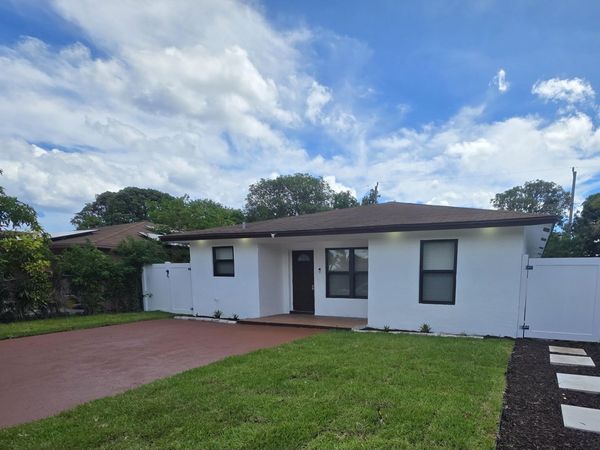 320 Sterling Avenue, Delray Beach, FL 33444