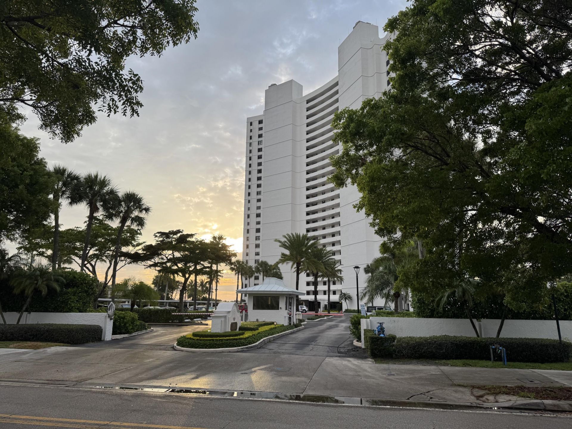 5200 N Flagler Drive, Unit 803, West Palm Beach, FL 33407 Photo