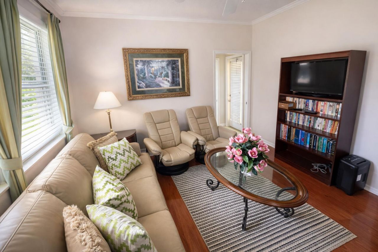 1260 SW Maplewood Drive, Port Saint Lucie, FL 34986 Photo