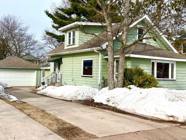 115 E College Avenue, Marquette, MI 49855