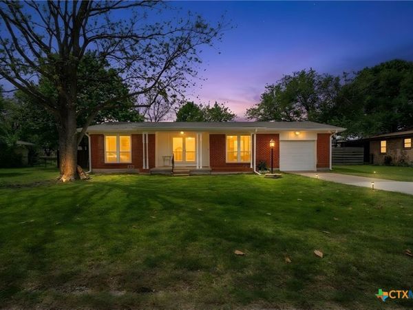 104 S Meadow Drive , Little River Academy, TX 76554