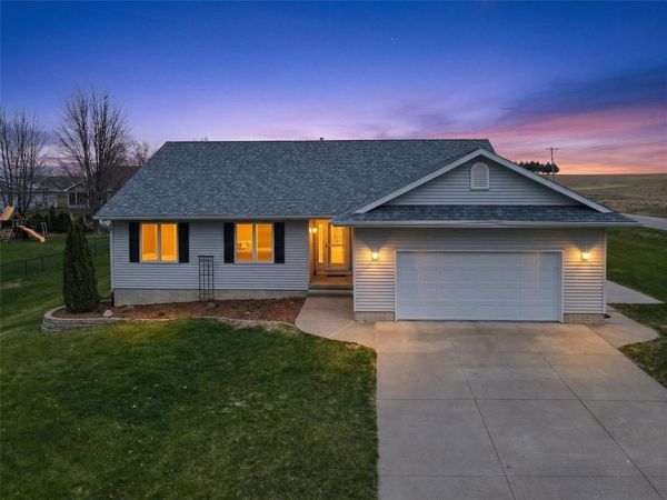 110 Erusha NE, Walford, IA 52351