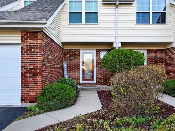 323 Devonshire Court, St Peters, MO 63376