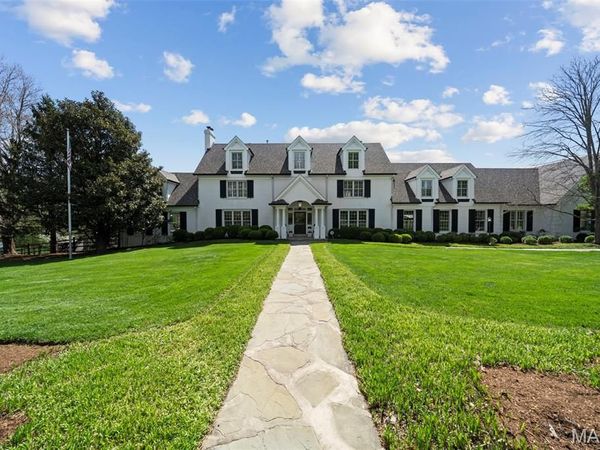 13456 Thornhill Drive, Town and Country, MO 63131