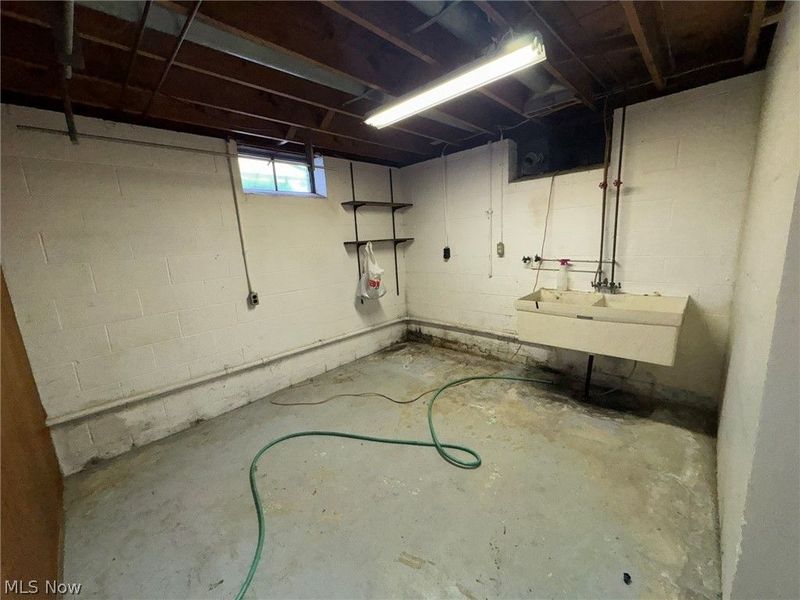 581 E 332nd Street, Eastlake, OH 44095 Photo 14