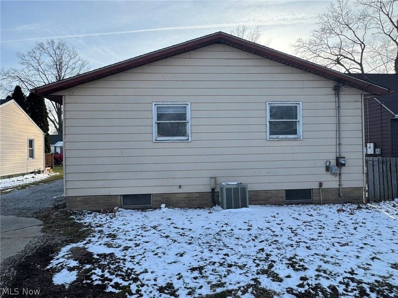 581 E 332nd Street, Eastlake, OH 44095 Photo 16