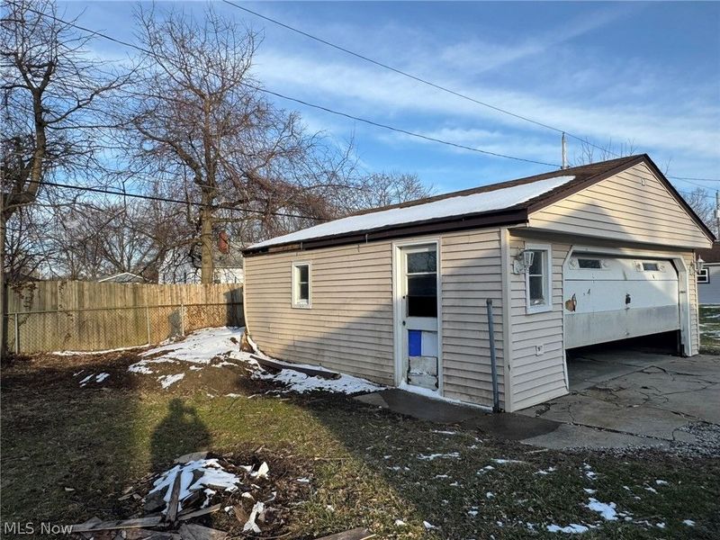 581 E 332nd Street, Eastlake, OH 44095 Photo 18