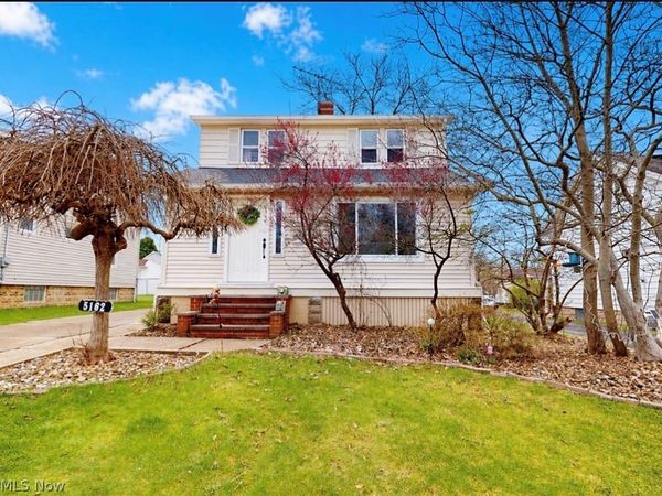 5162 Oakmont Drive, Lyndhurst, OH 44124
