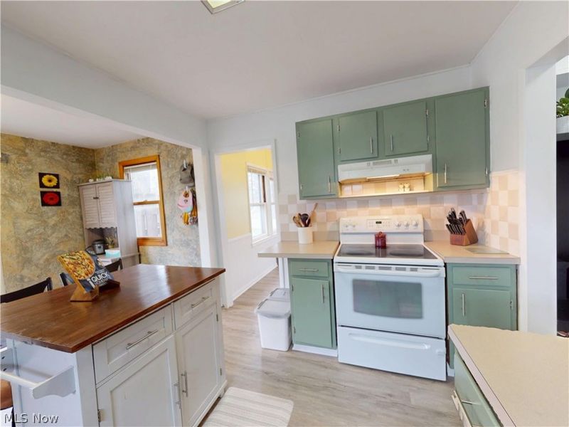 5162 Oakmont Drive, Lyndhurst, OH 44124 Photo 10