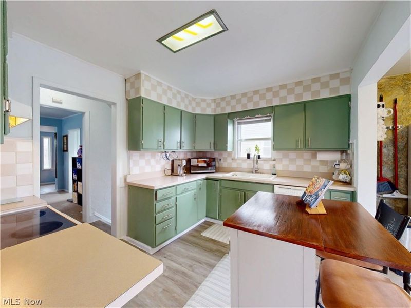 5162 Oakmont Drive, Lyndhurst, OH 44124 Photo 11