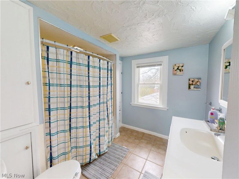 5162 Oakmont Drive, Lyndhurst, OH 44124 Photo 17