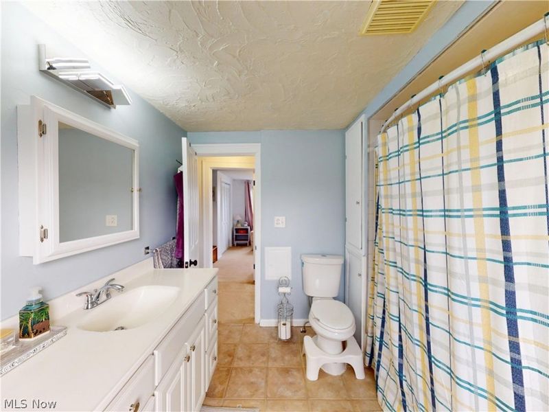 5162 Oakmont Drive, Lyndhurst, OH 44124 Photo 18