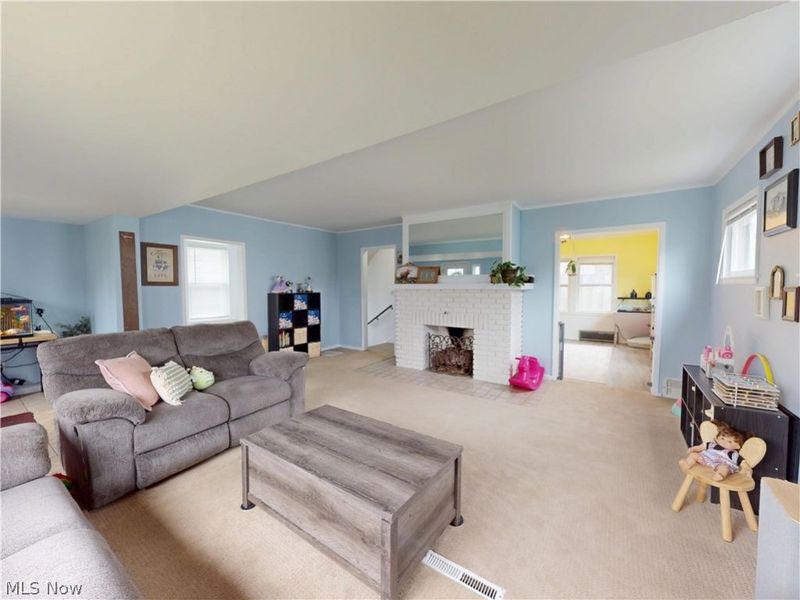 5162 Oakmont Drive, Lyndhurst, OH 44124 Photo 2