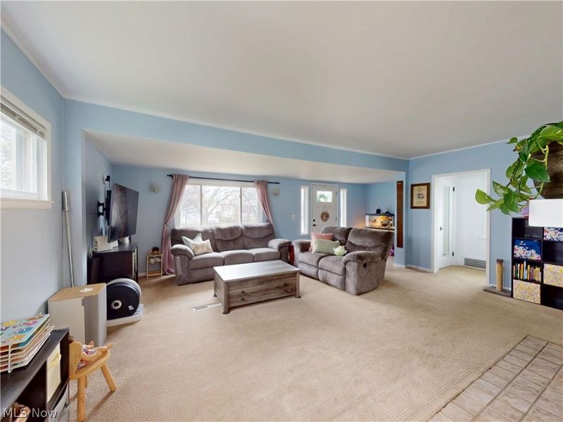 5162 Oakmont Drive, Lyndhurst, OH 44124 Photo 5