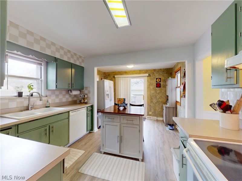 5162 Oakmont Drive, Lyndhurst, OH 44124 Photo 9