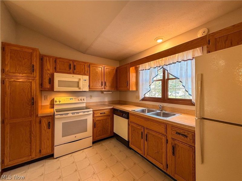 92 Sturbridge Drive, Medina, OH 44256 Photo 11