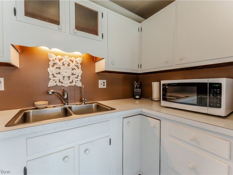 403 W Main Street, Sugarcreek, OH 44681 Photo 8