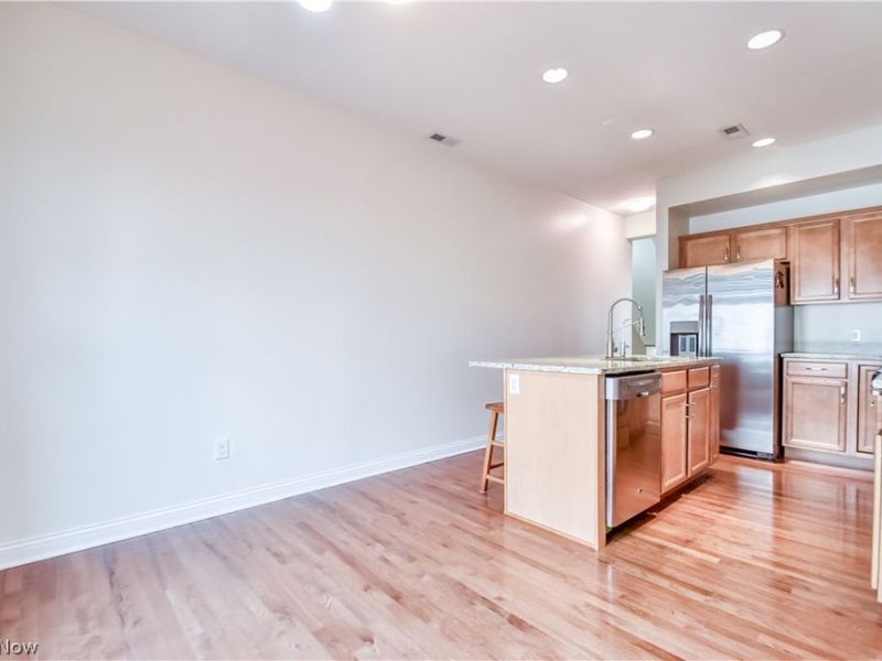 1425 Lindazzo Avenue, Cleveland, OH 44114 Photo 14