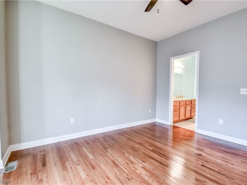 1425 Lindazzo Avenue, Cleveland, OH 44114 Photo 19