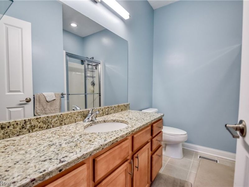 1425 Lindazzo Avenue, Cleveland, OH 44114 Photo 20