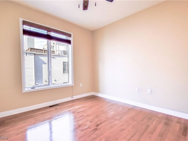 1425 Lindazzo Avenue, Cleveland, OH 44114 Photo 21