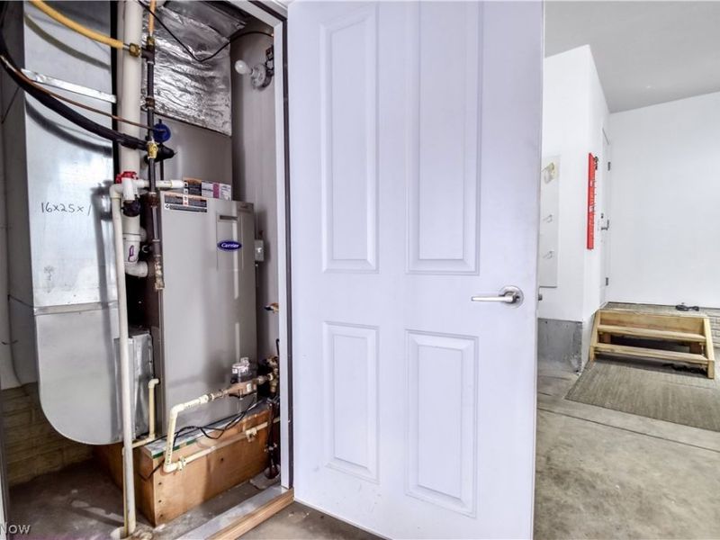 1425 Lindazzo Avenue, Cleveland, OH 44114 Photo 25