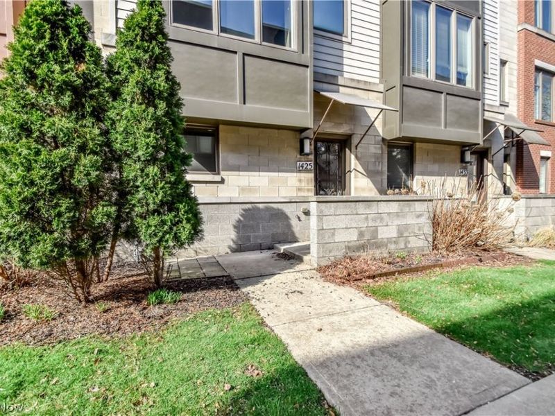 1425 Lindazzo Avenue, Cleveland, OH 44114 Photo 4