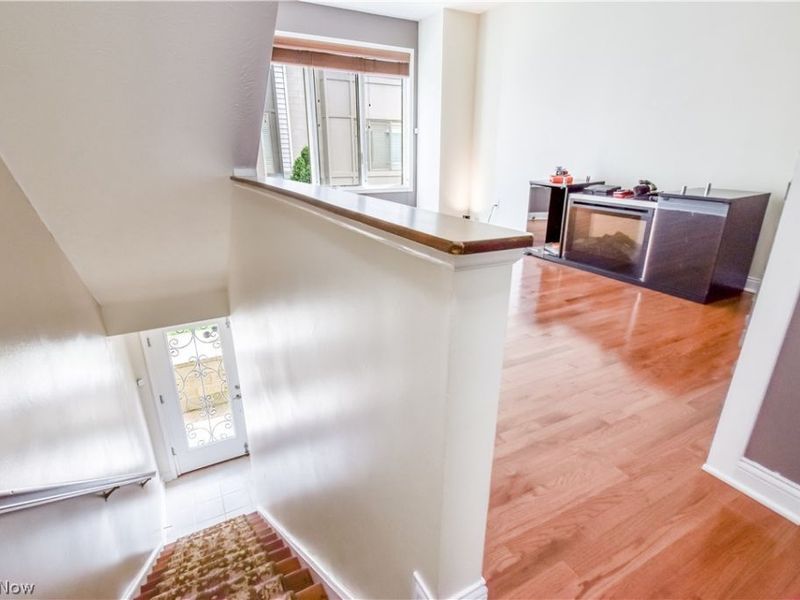 1425 Lindazzo Avenue, Cleveland, OH 44114 Photo 6