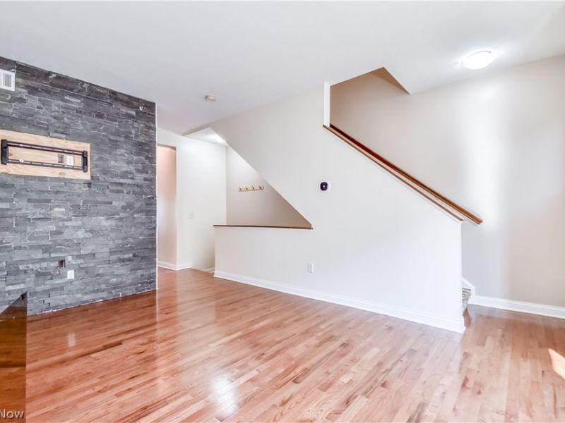 1425 Lindazzo Avenue, Cleveland, OH 44114 Photo 9