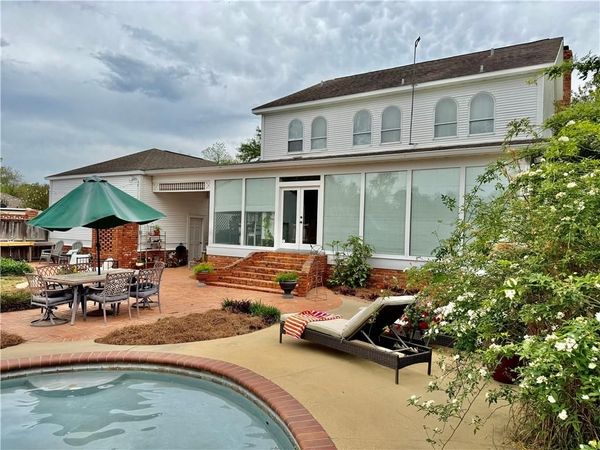 5604 COURTLAND Place, Alexandria, LA 71301