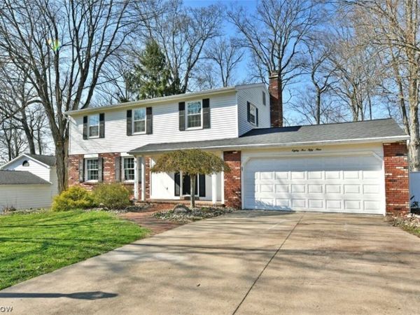 8559 Bayberry Drive NE, Warren, OH 44484