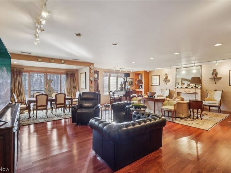 5200 Three Village Drive, Unit 1C, Lyndhurst, OH 44124 Photo 4