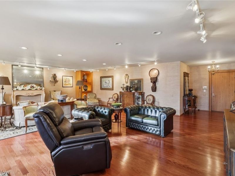 5200 Three Village Drive, Unit 1C, Lyndhurst, OH 44124 Photo 8