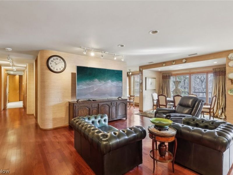 5200 Three Village Drive, Unit 1C, Lyndhurst, OH 44124 Photo 9