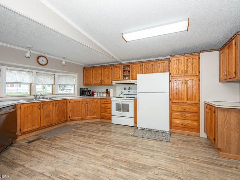 1229 Columbiana Lisbon Road, Unit 28, Columbiana, OH 44408 Photo 3