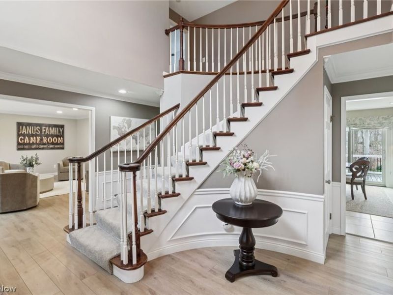 57 Fairfax Drive, Chagrin Falls, OH 44022 Photo 2