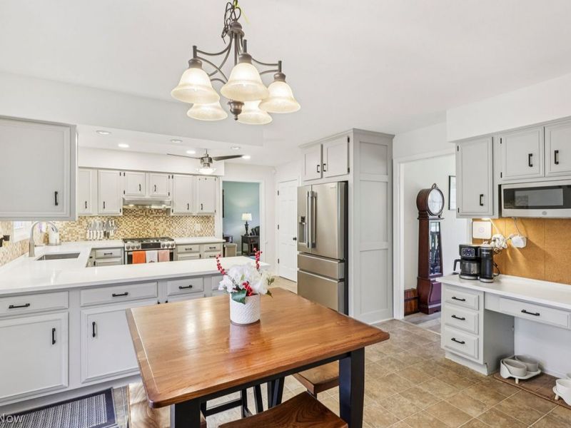 264 Woodstock Drive, Avon Lake, OH 44012 Photo 10