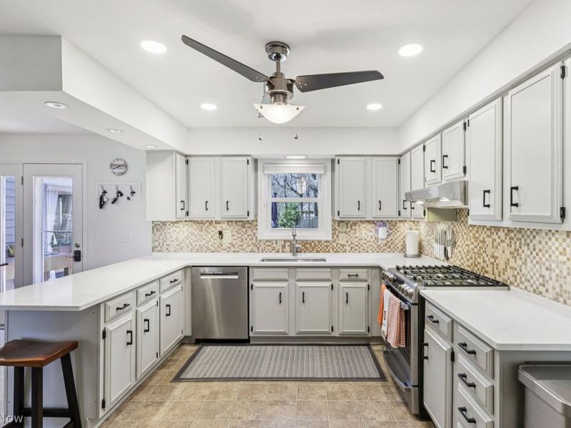 264 Woodstock Drive, Avon Lake, OH 44012 Photo 11