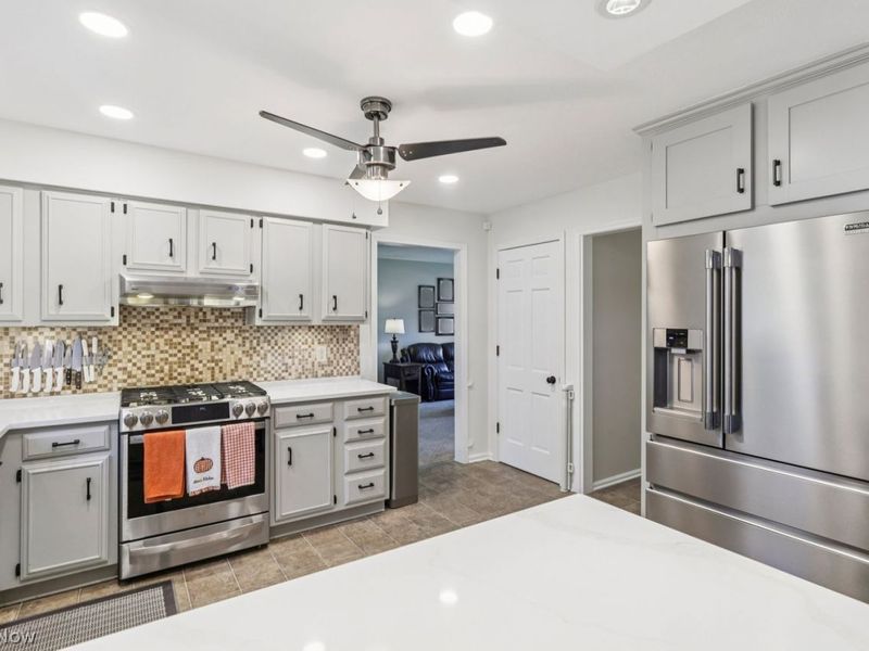 264 Woodstock Drive, Avon Lake, OH 44012 Photo 14