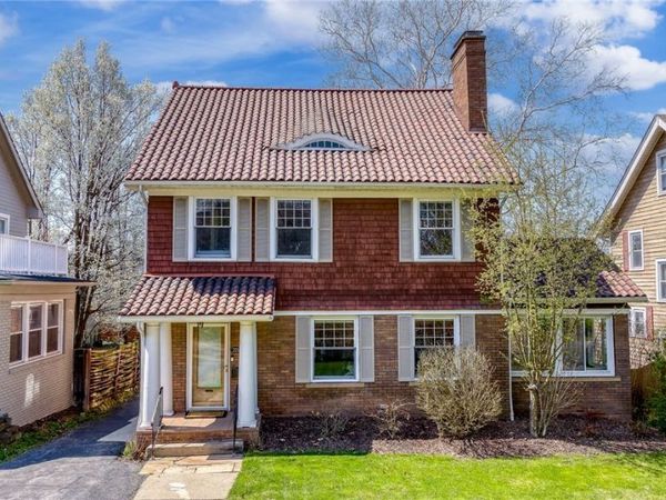2212 Delaware Drive, Cleveland Heights, OH 44106