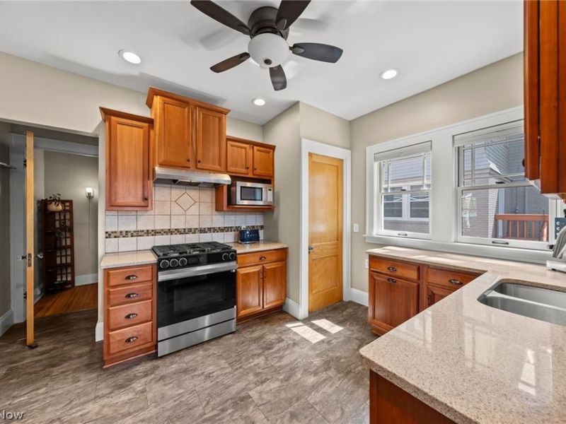 2212 Delaware Drive, Cleveland Heights, OH 44106 Photo 16