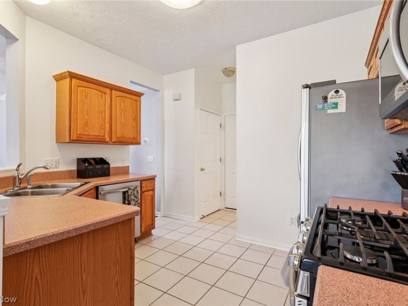 1437 N Yorkshire Drive, Broadview Heights, OH 44147 Photo 13