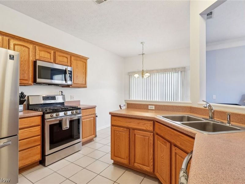 1437 N Yorkshire Drive, Broadview Heights, OH 44147 Photo 14