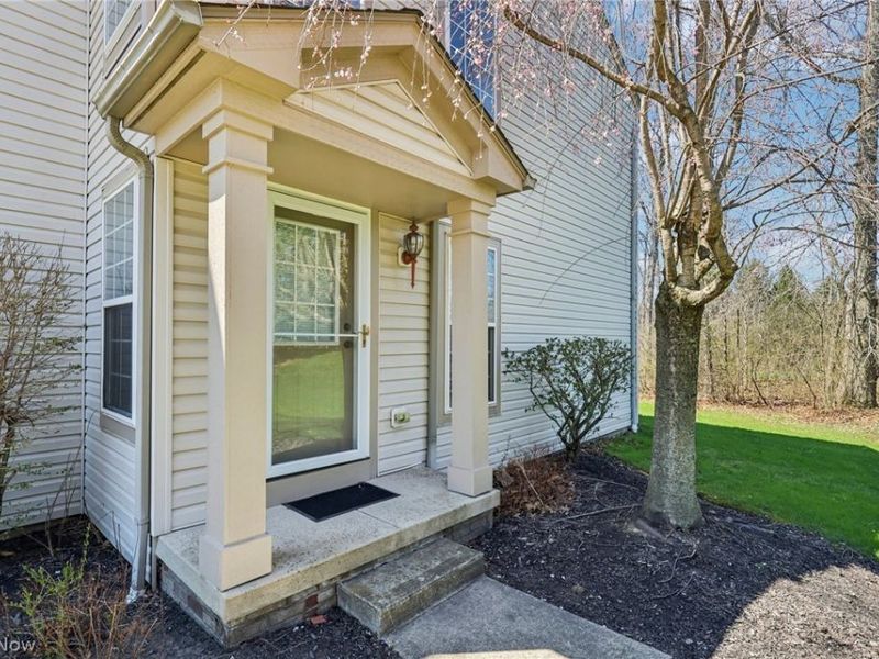 1437 N Yorkshire Drive, Broadview Heights, OH 44147 Photo 3